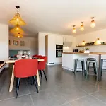 Casano Luxury Family Coastal With Pool