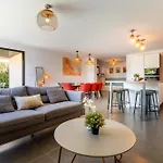 Casano Luxury Family Coastal With Pool *