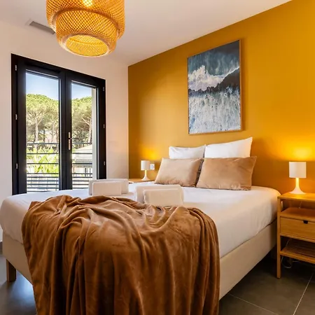 Casano Luxury Family Coastal With Pool *
