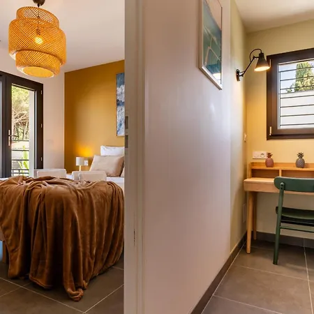 Casano Luxury Family Coastal With Pool *