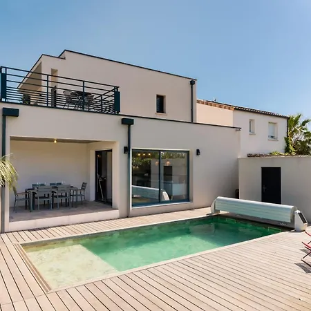 Casano Luxury Family Coastal With Pool