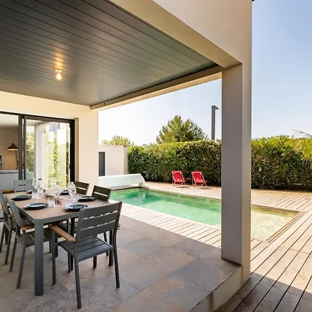 Casano Luxury Family Coastal With Pool וילה