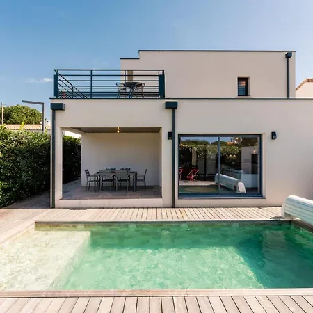 Casano Luxury Family Coastal With Pool וילה *